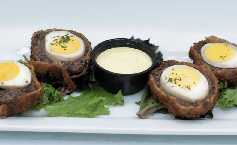 Olde Brick House signature dishes Celtic Meatloaf
Nashville Mac & Cheese
Shepherd’s Pie